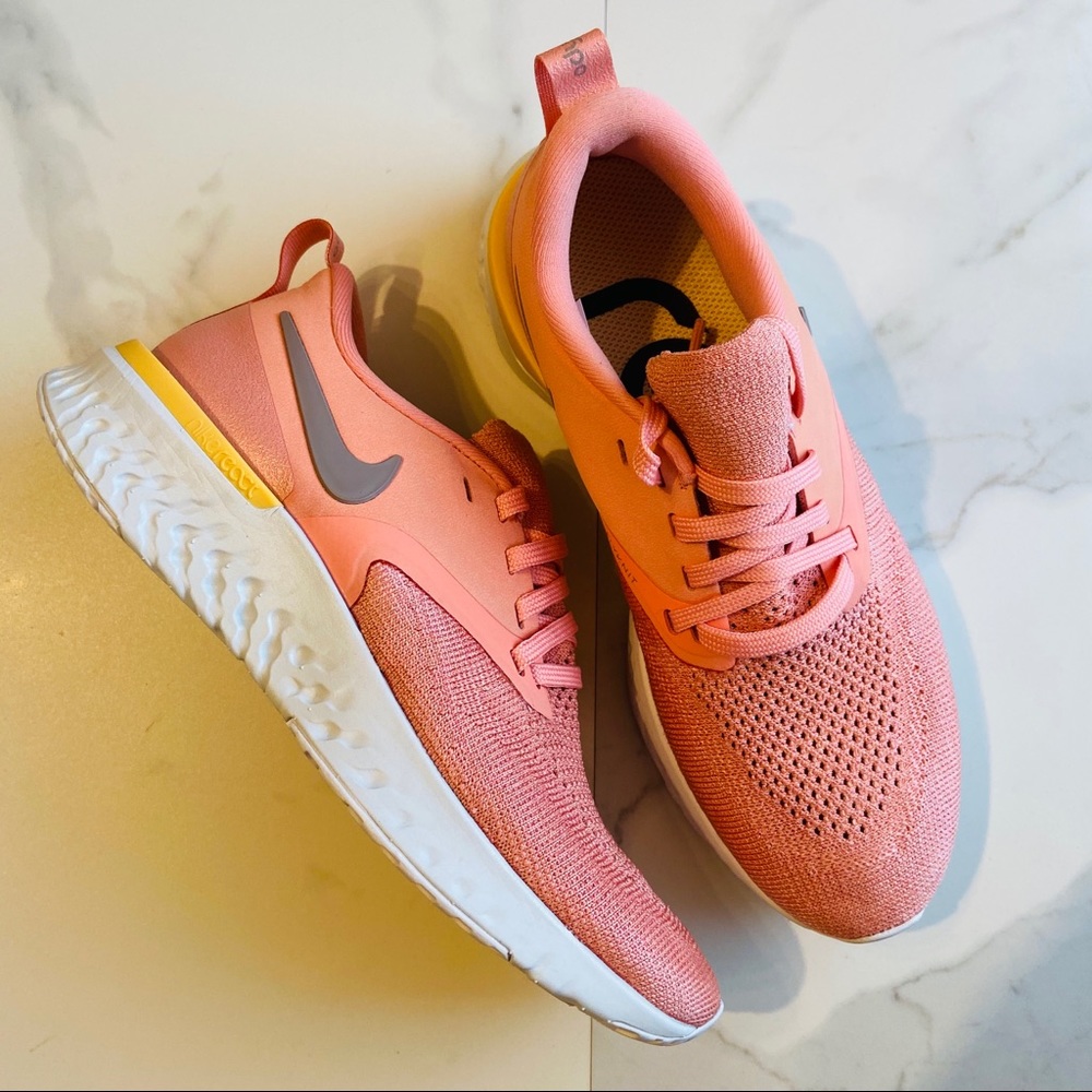 NWT Nike odyssey react flyknit running shoes - Picture 6 of 7